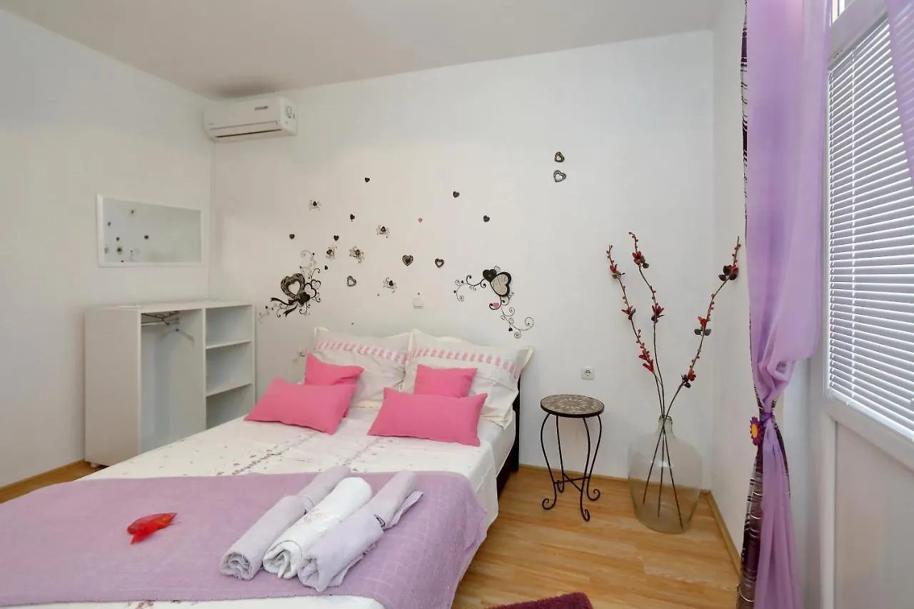 Apartments Ivana Bibinje 0*,