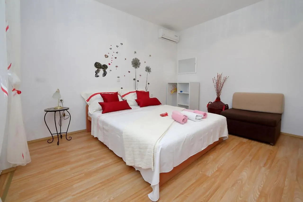 Apartments Ivana Bibinje 0*,